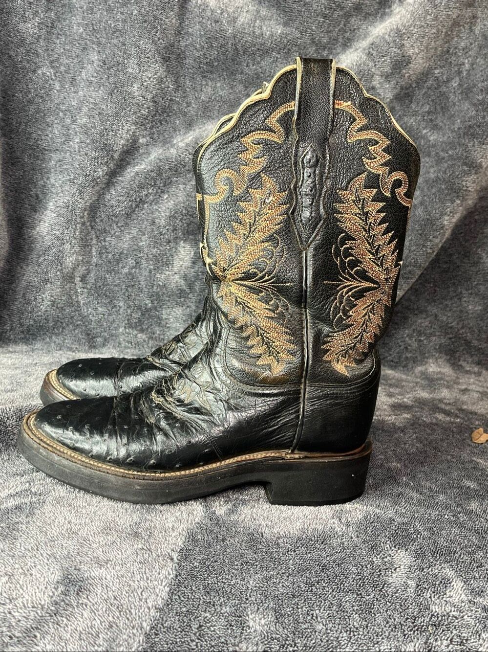 Lucchese Women’s 7 B Full Quill Ostrich Leather Boots Black Gold Star Stitch T12